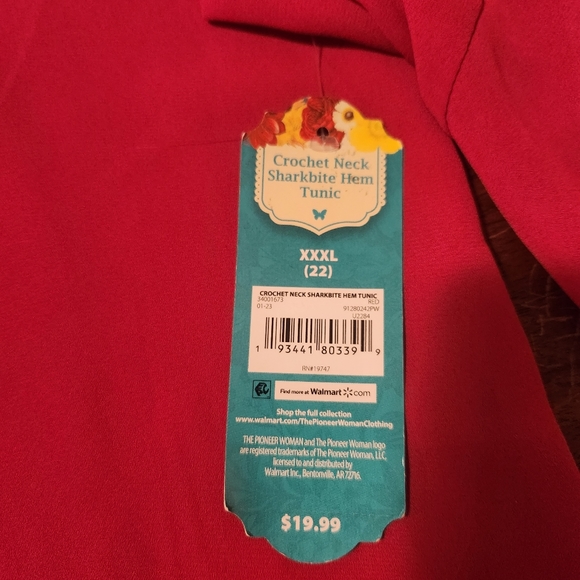 Pioneer Woman Crochet Neck Sharkbite Hem Tunic - Picture 5 of 8